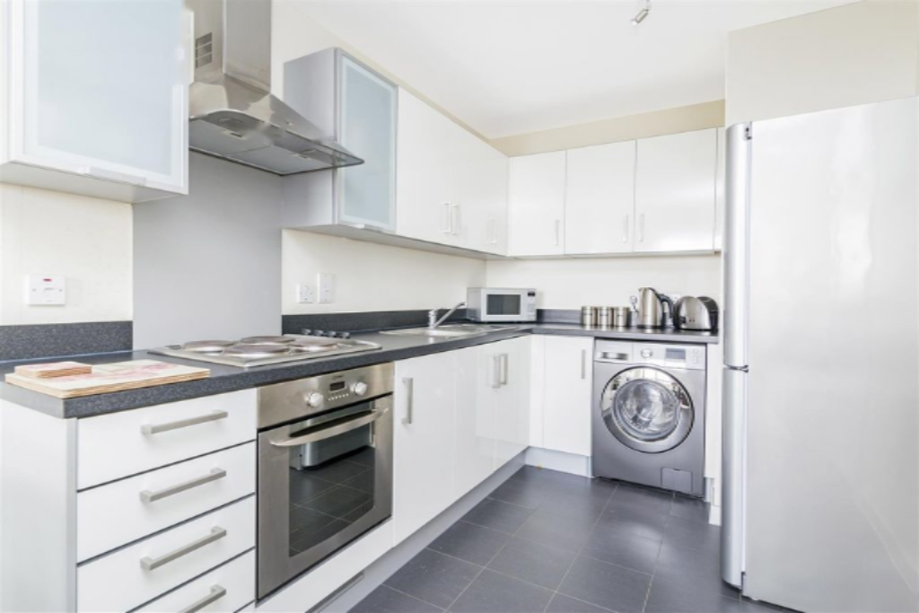 Flat in London, United Kingdom, 45 m² - picture 8