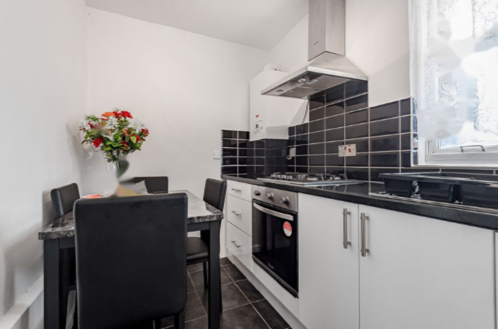 Flat in London, United Kingdom - picture 10