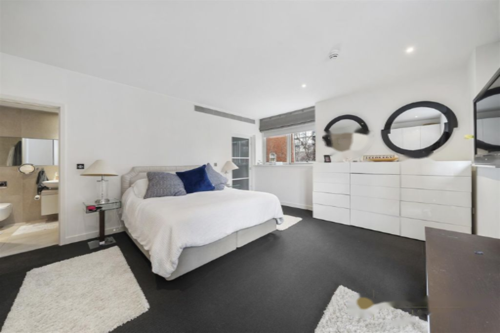 Flat in London, United Kingdom, 132 m² - picture 11