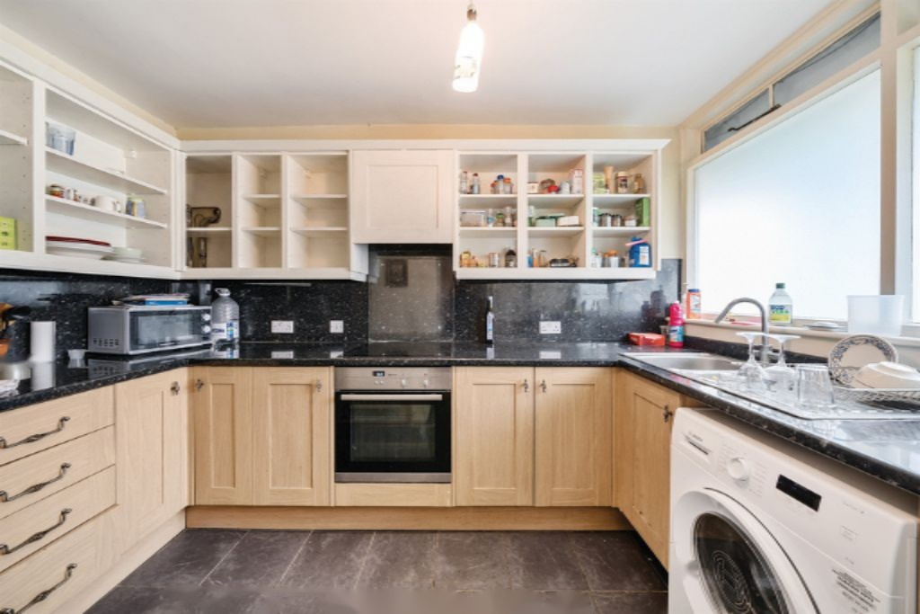 Flat in London, United Kingdom, 68 m² - picture 11