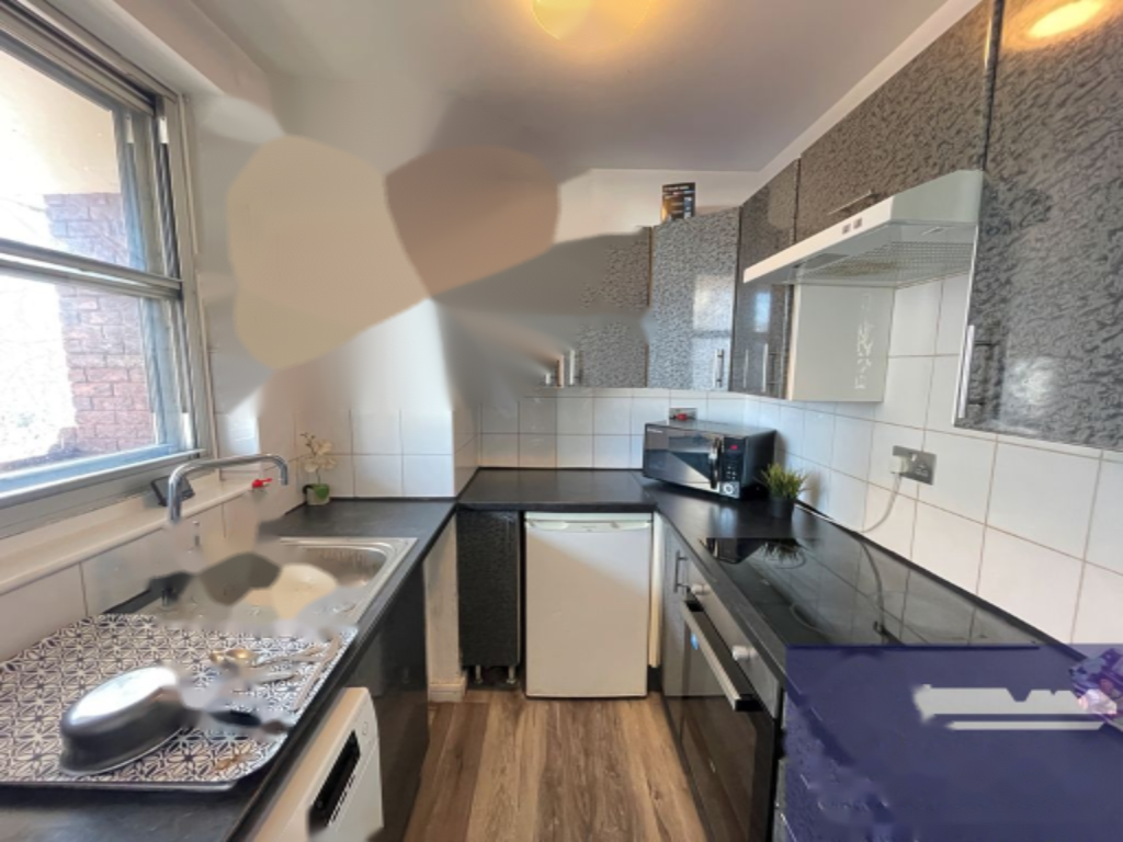 Flat in London, United Kingdom - picture 12