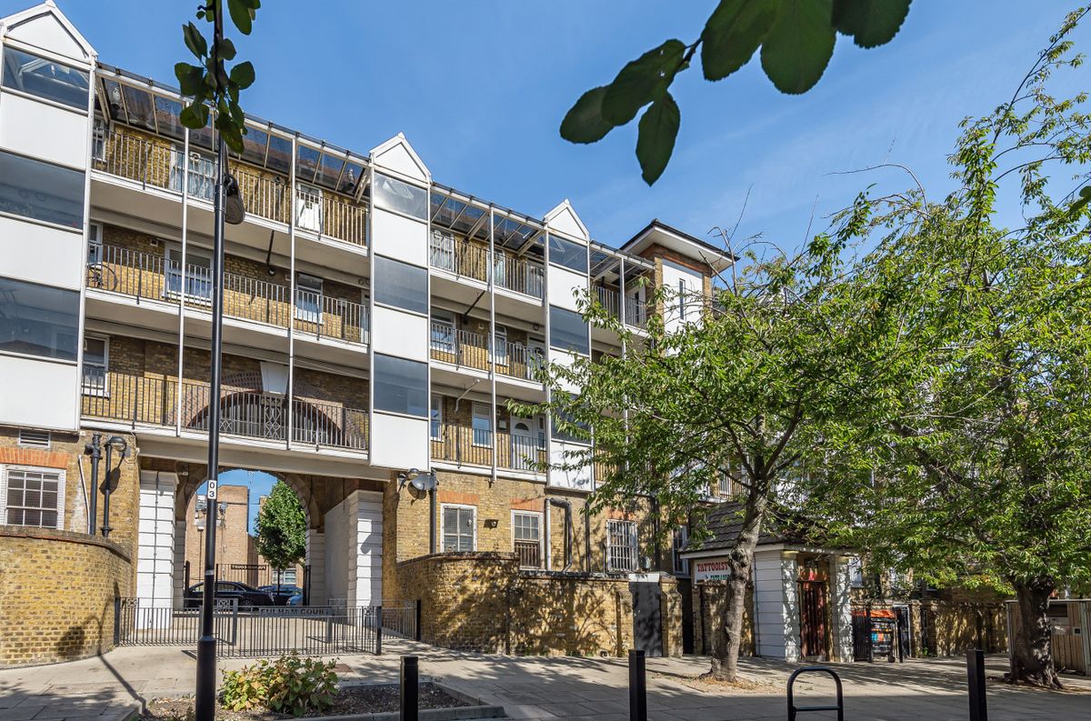 Flat in London, United Kingdom - picture 12