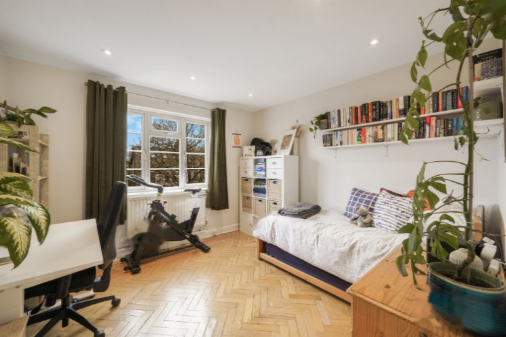 Flat in London, United Kingdom, 68 m² - picture 13