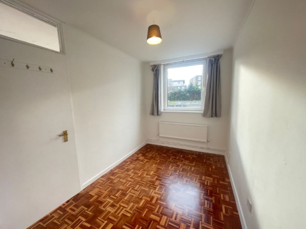 Flat in London, United Kingdom - picture 15