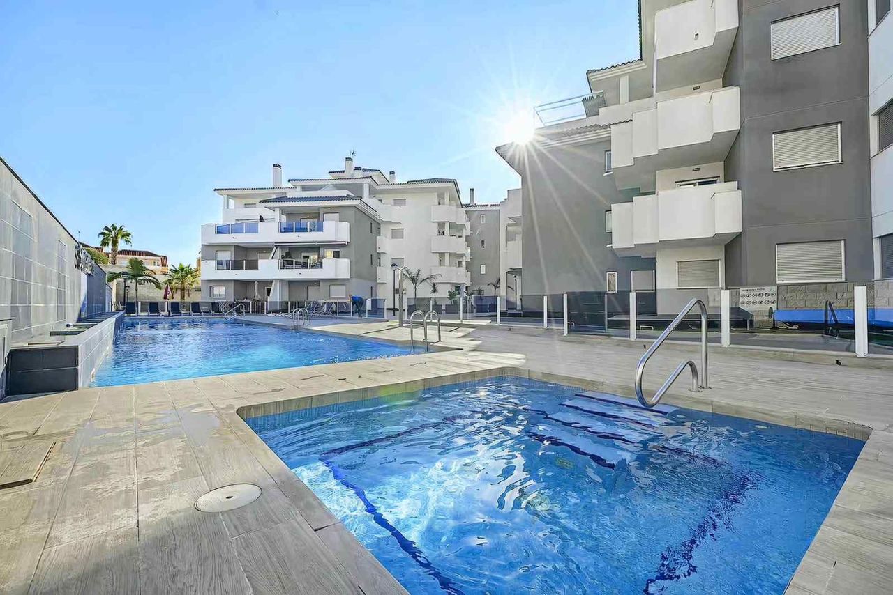 Flat in Villamartin, Spain, 99 m² - picture 2