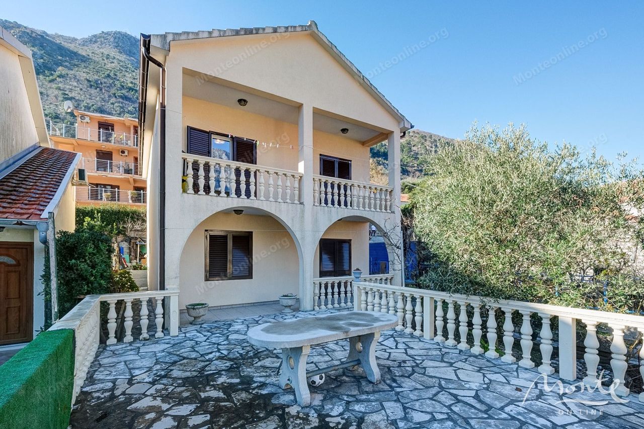 Villa in Muo, Montenegro, 140 m² - picture 2