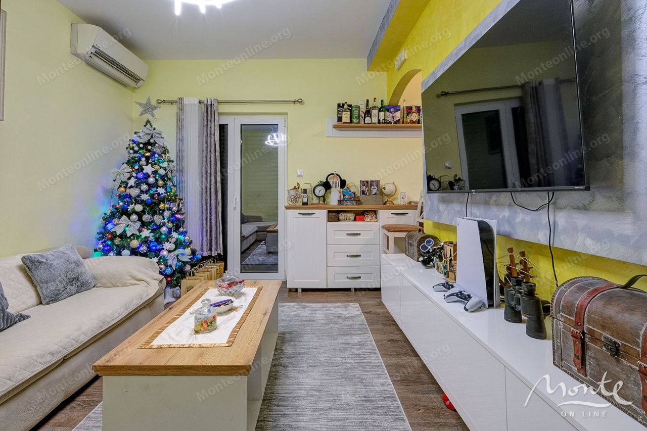 Villa in Muo, Montenegro, 140 m² - picture 4