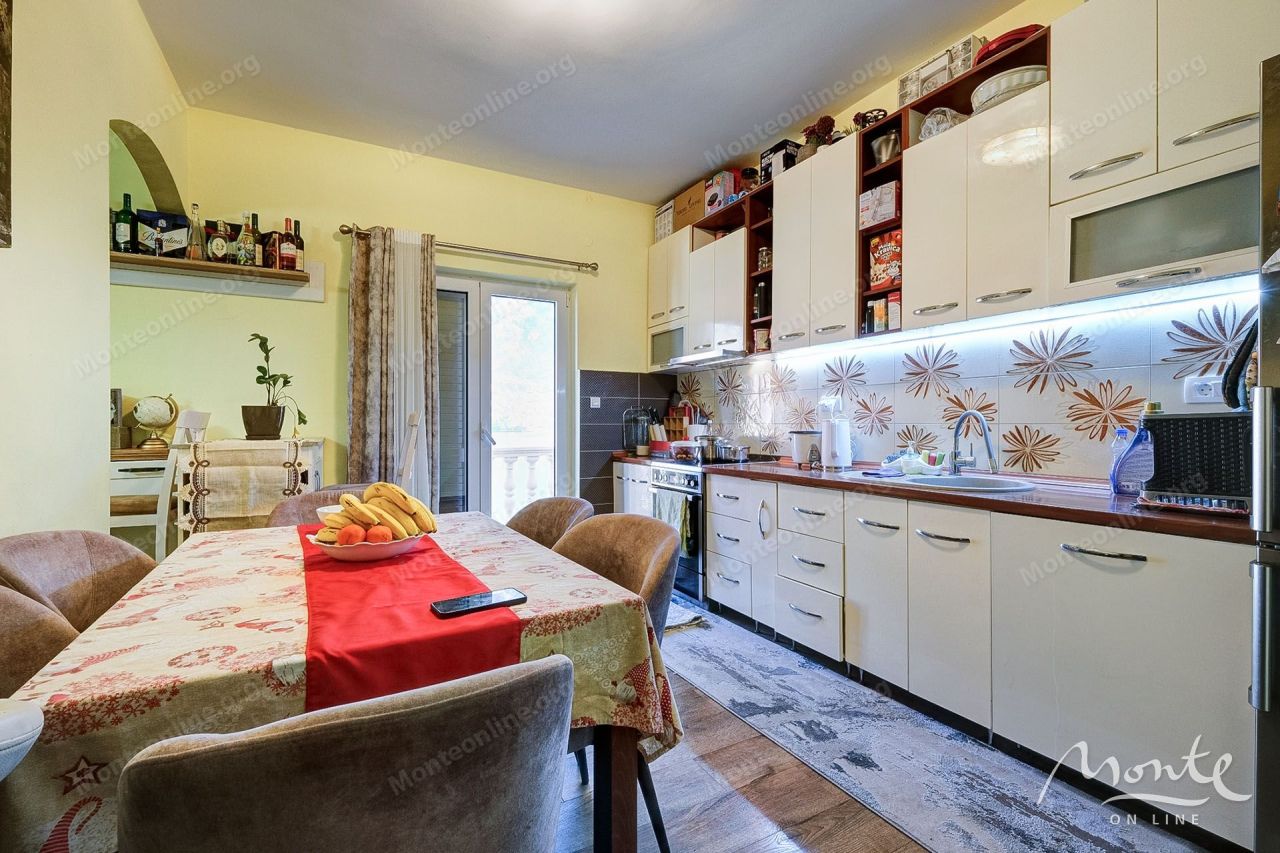 Villa in Muo, Montenegro, 140 m² - picture 7