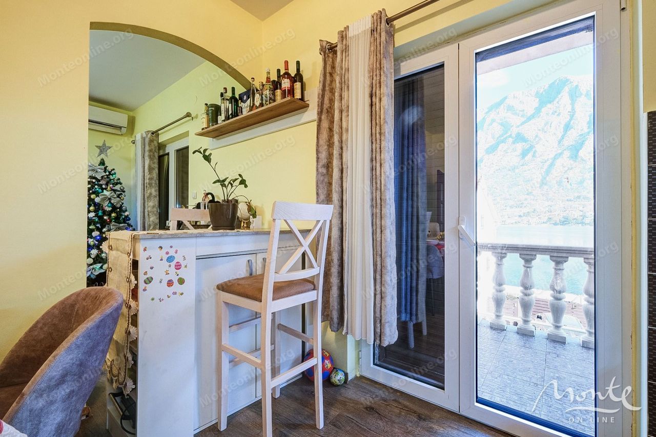 Villa in Muo, Montenegro, 140 m² - picture 9