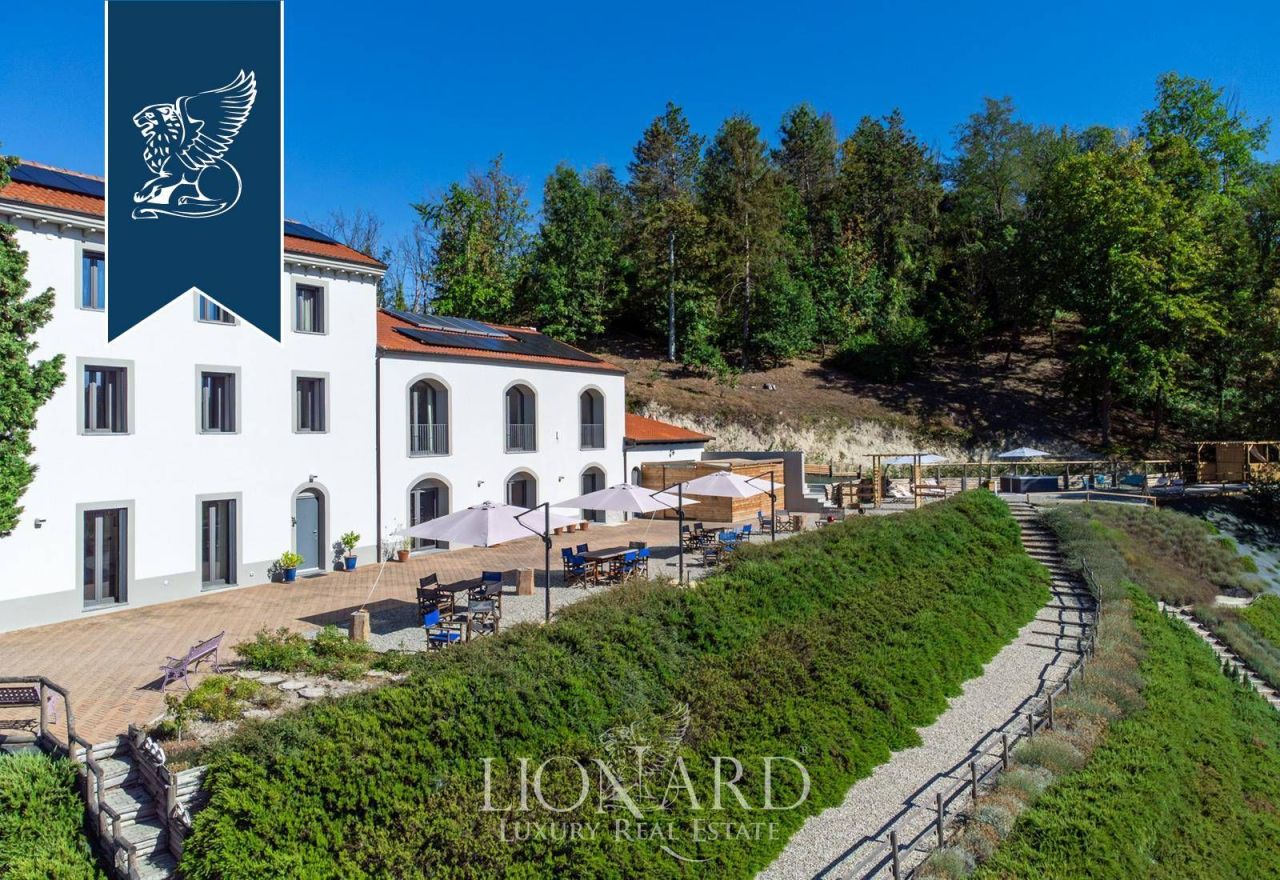 Villa a Alessandria, Italia, 600 m² - foto 1