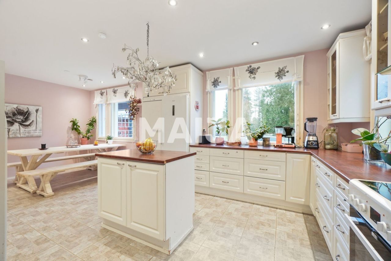 House in Loppi, Finland, 185.5 m² - picture 4