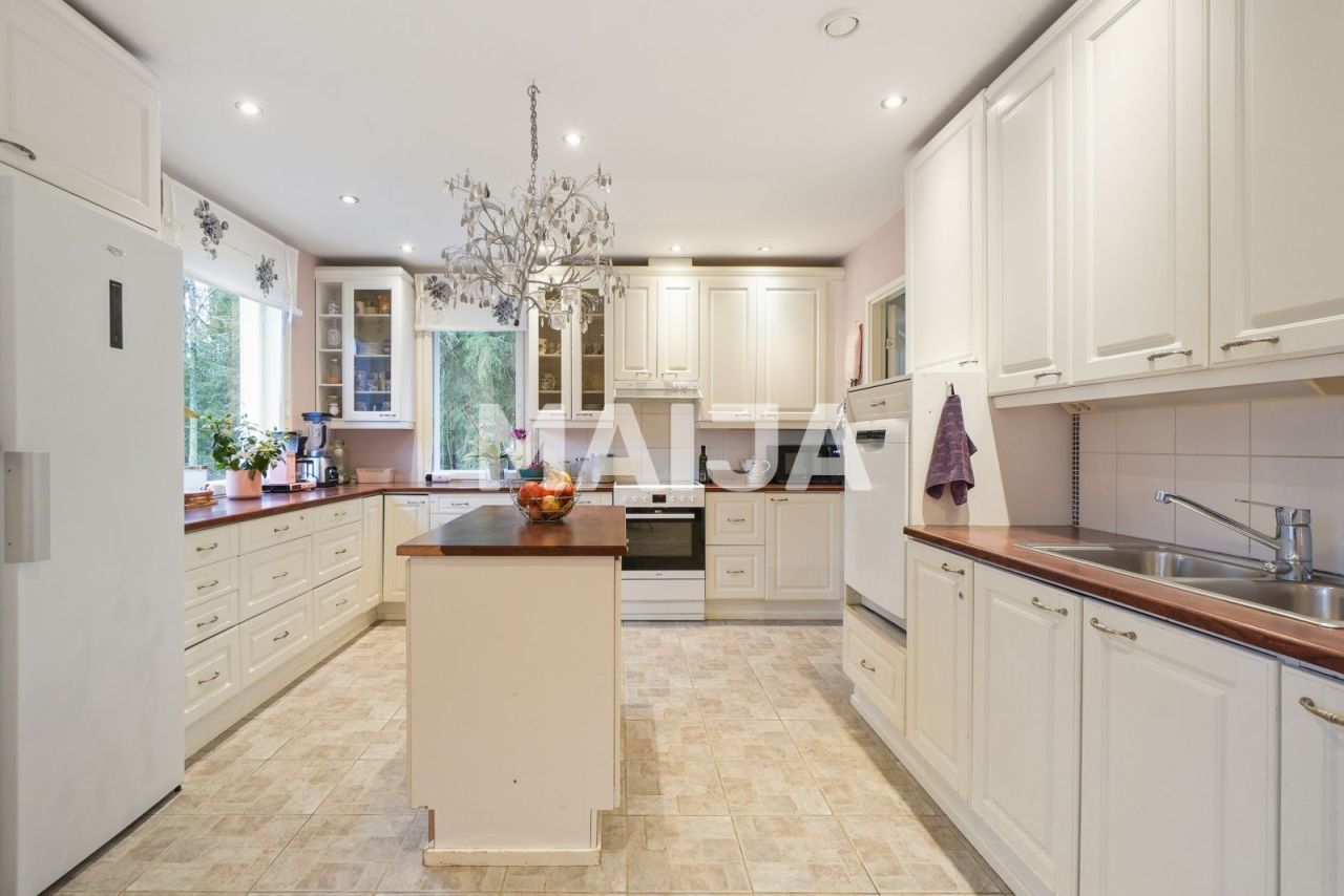 House in Loppi, Finland, 185.5 m² - picture 5