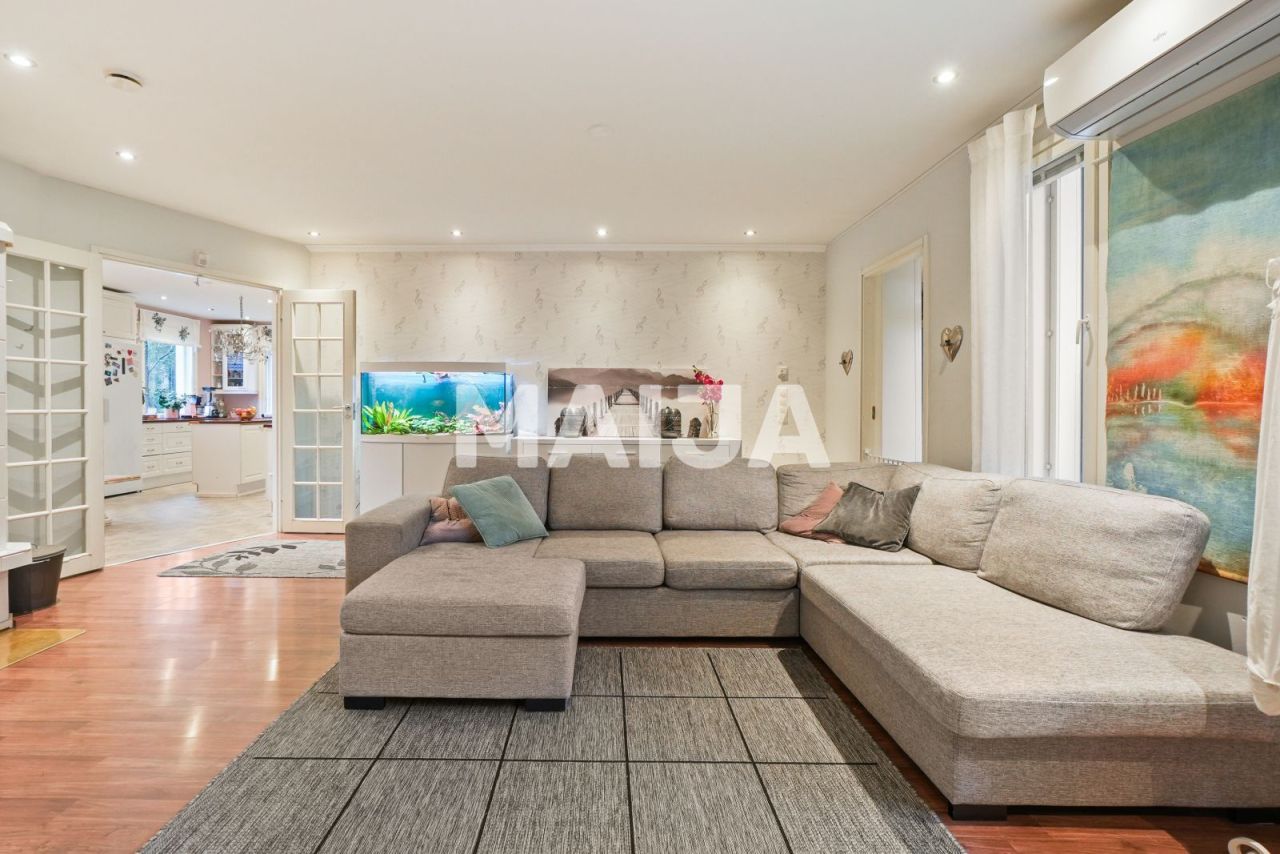 House in Loppi, Finland, 185.5 m² - picture 11