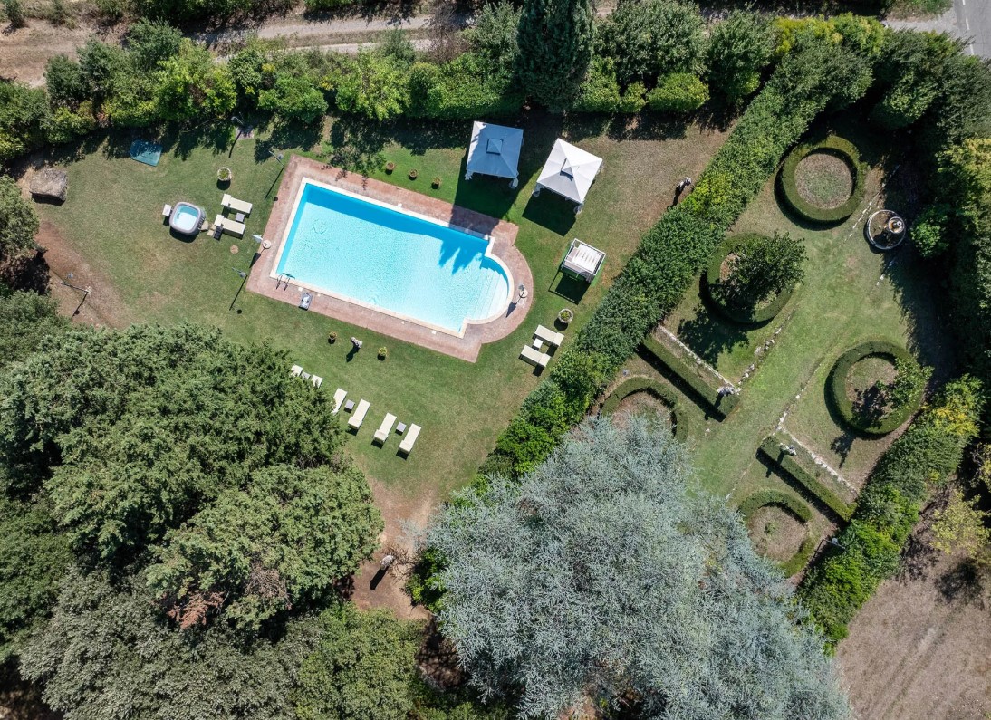 Casa di reddito a Foiano della Chiana, Italia, 1 432 m² - foto 4