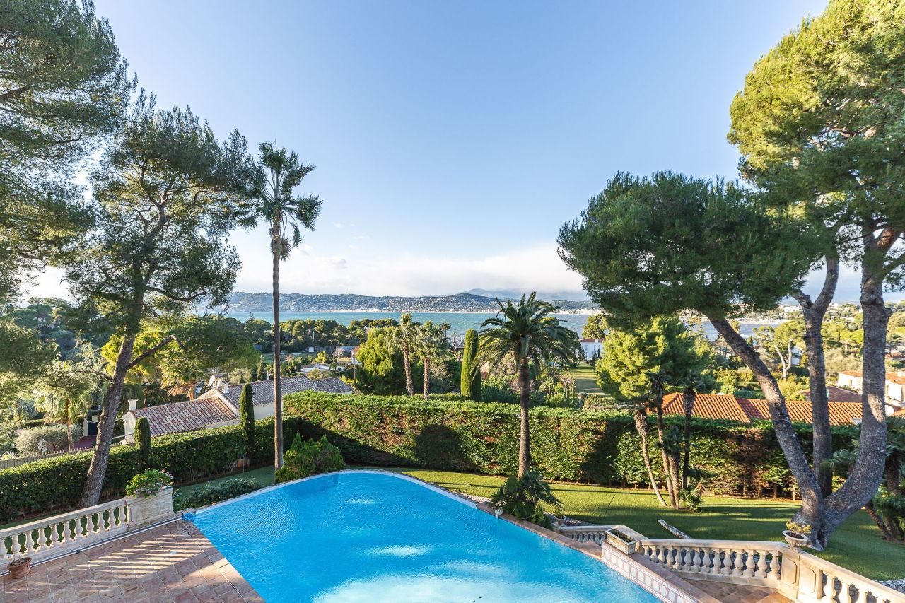Villa en Antibes, Francia, 400 m² - imagen 1