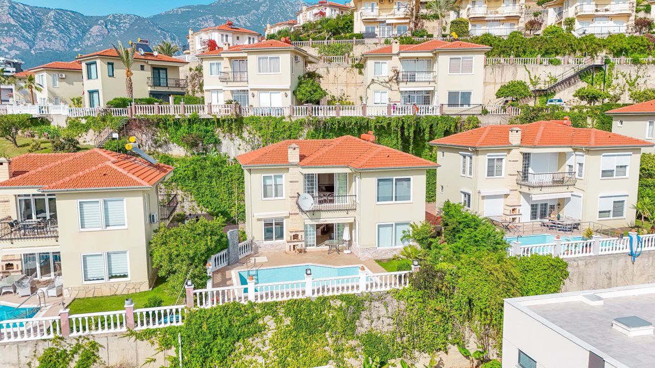 Villa à Alanya, Turquie, 220 m² - image 1