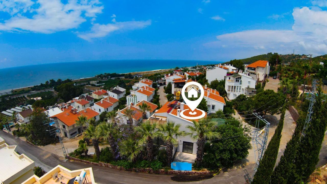 Villa in Alanya, Türkei, 260 m² - Foto 1