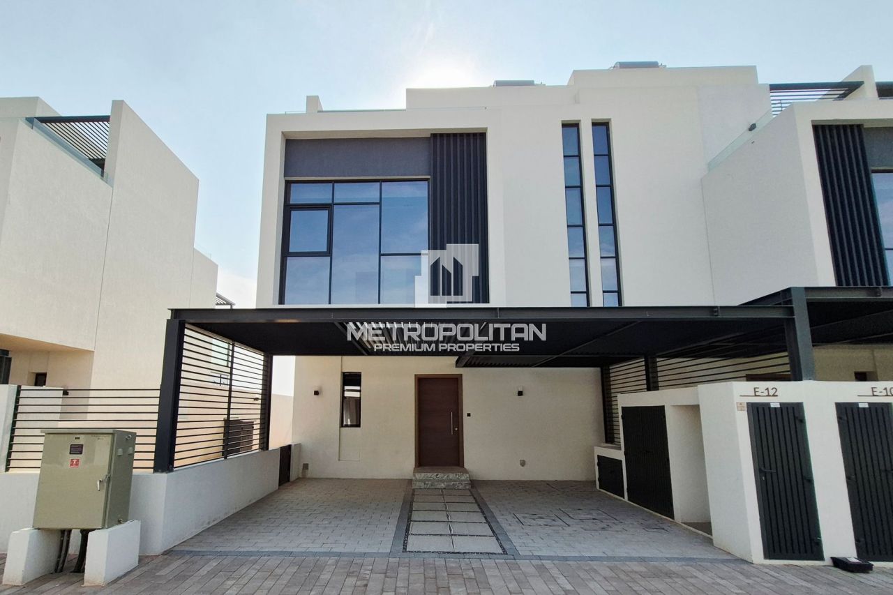 Townhouse in Ras al-Khaimah, UAE, 234 m² - picture 1