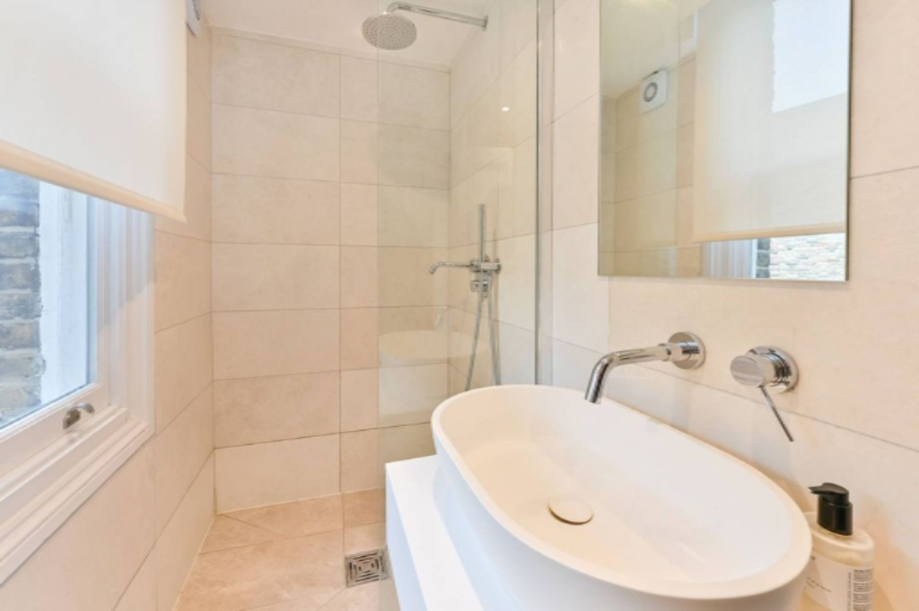 Flat in London, United Kingdom, 201 m² - picture 5