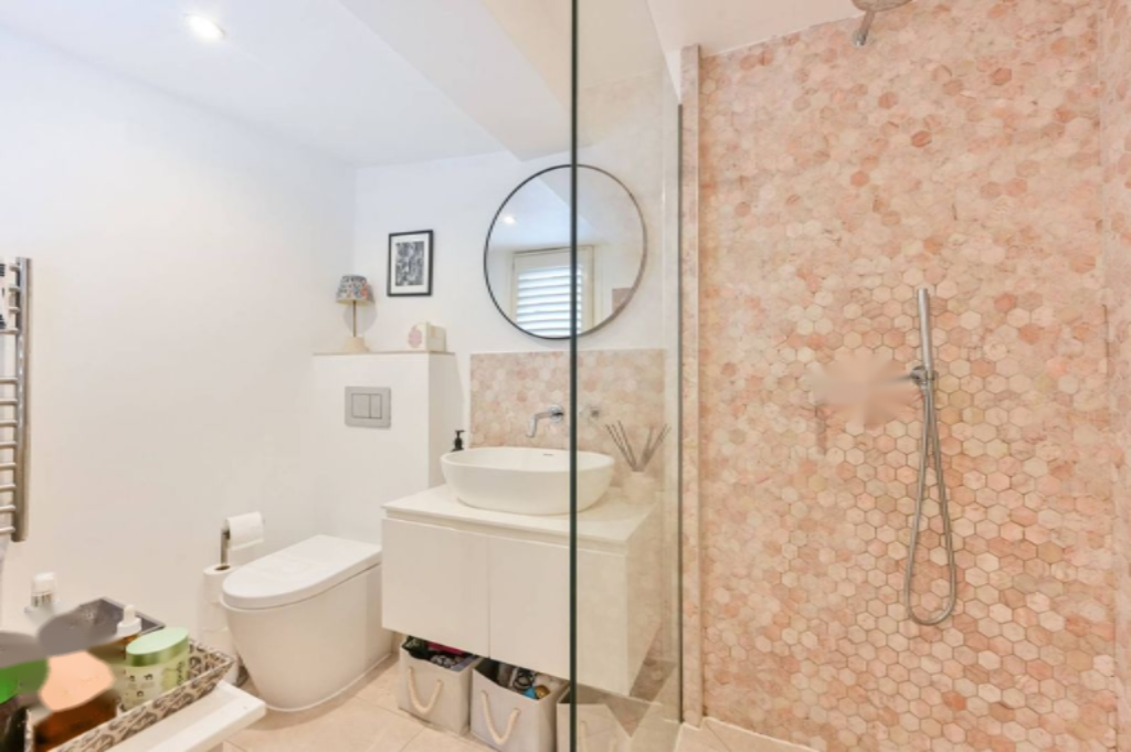 Flat in London, United Kingdom, 201 m² - picture 12