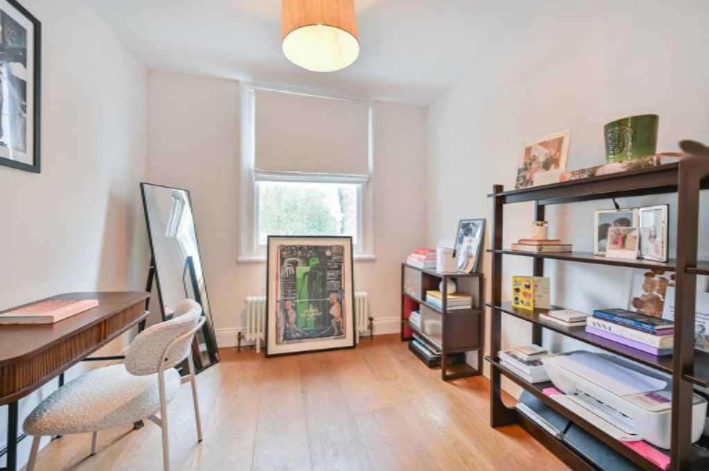 Flat in London, United Kingdom, 201 m² - picture 14