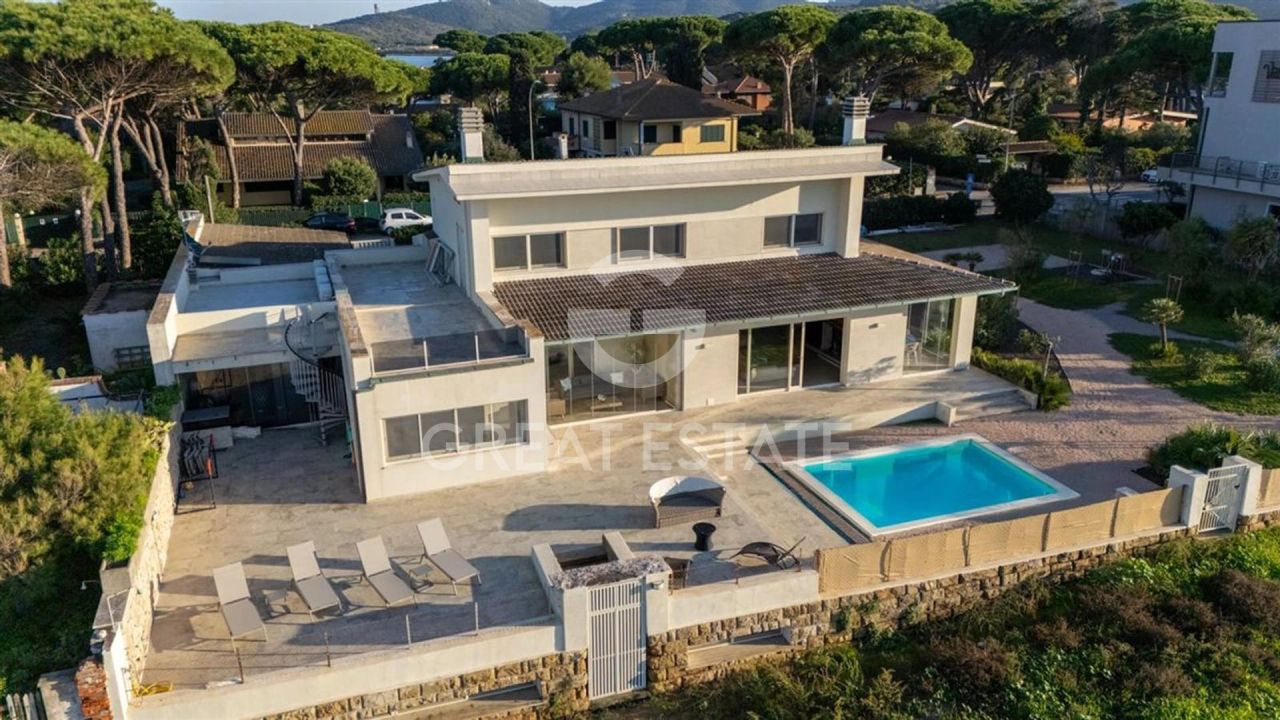 House in Orbetello, Italy, 492 m² - picture 1