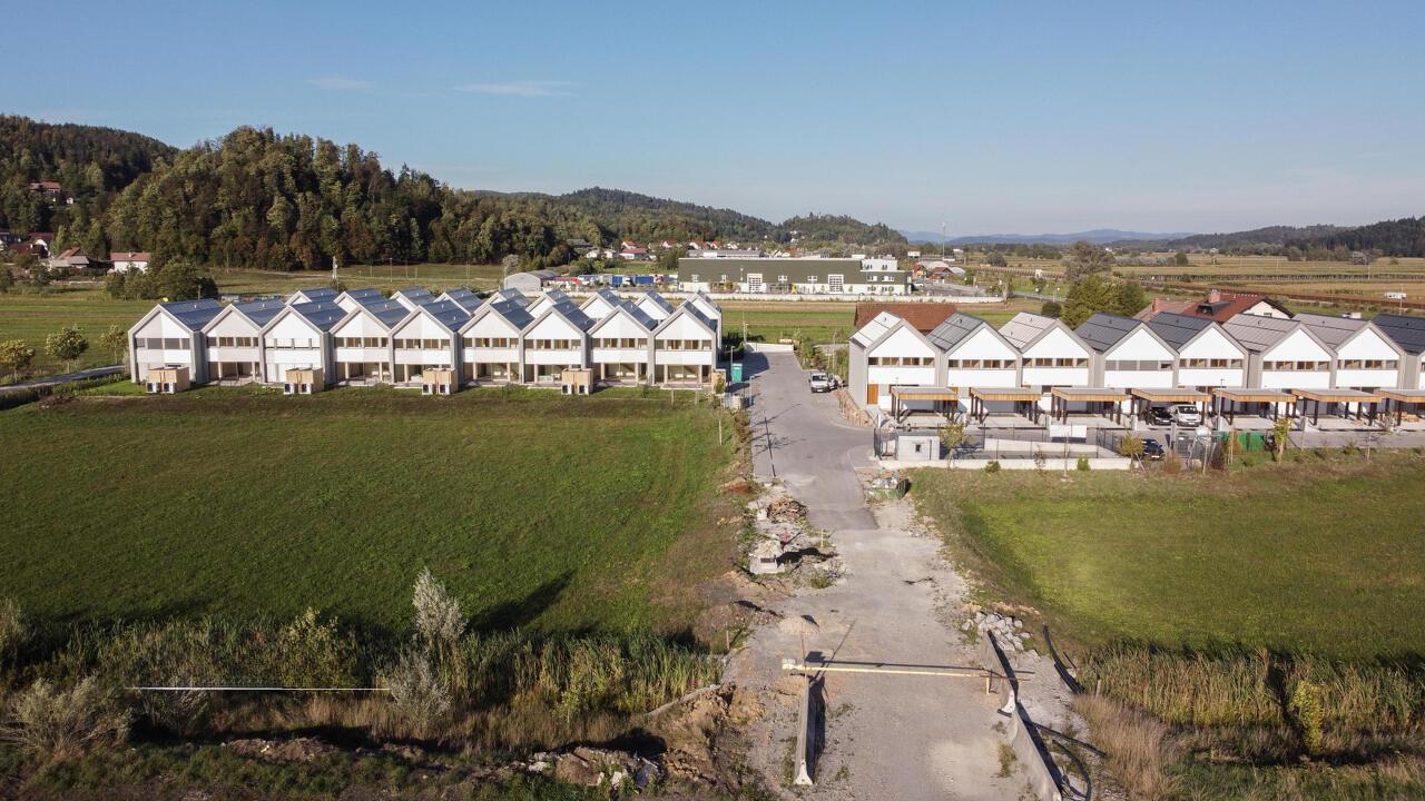 Terreno en Vrhnika, Eslovenia, 30 567 m² - imagen 1