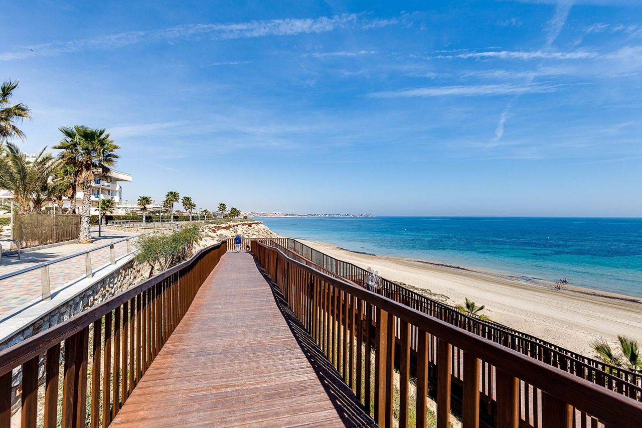 Bungalow in Pilar de la Horadada, Spain, 88 m² - picture 13