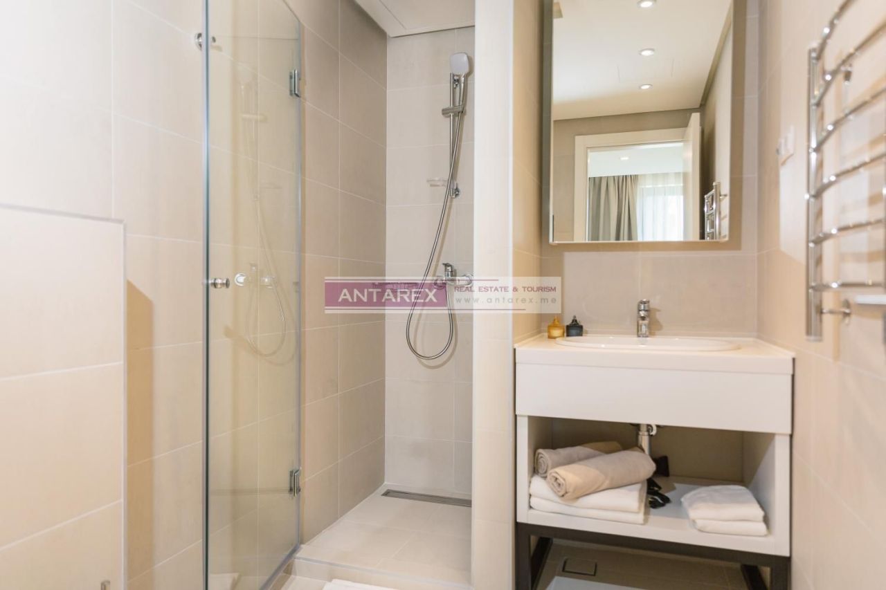 Apartment in Rafailovici, Montenegro, 107 m² - picture 8