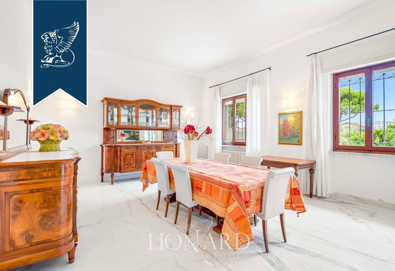 Villa in Forte dei Marmi, Italy, 650 m² - picture 14