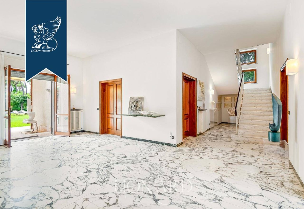 Villa in Forte dei Marmi, Italy, 650 m² - picture 19