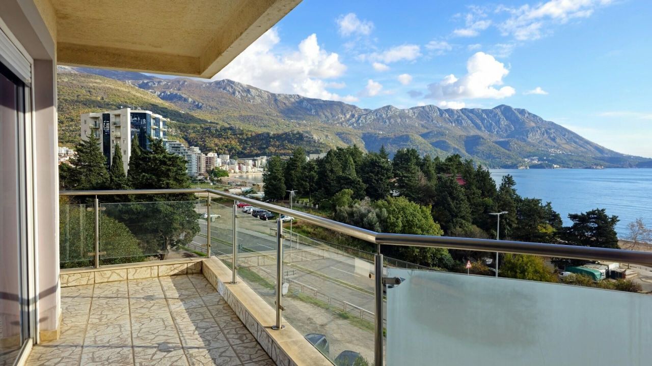 Flat in Becici, Montenegro, 99 m² - picture 11