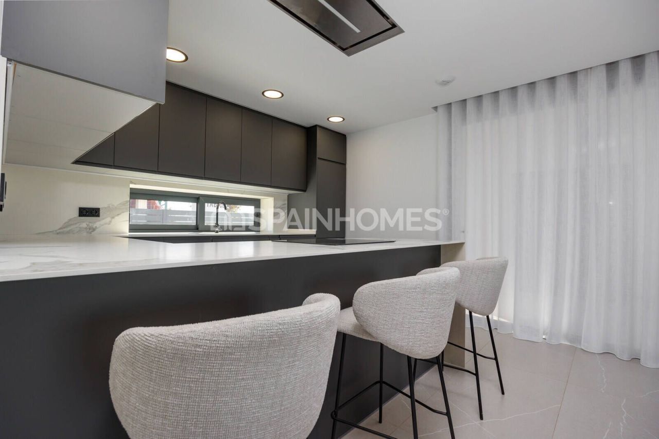 Villa in Torrevieja, Spain, 340 m² - picture 16