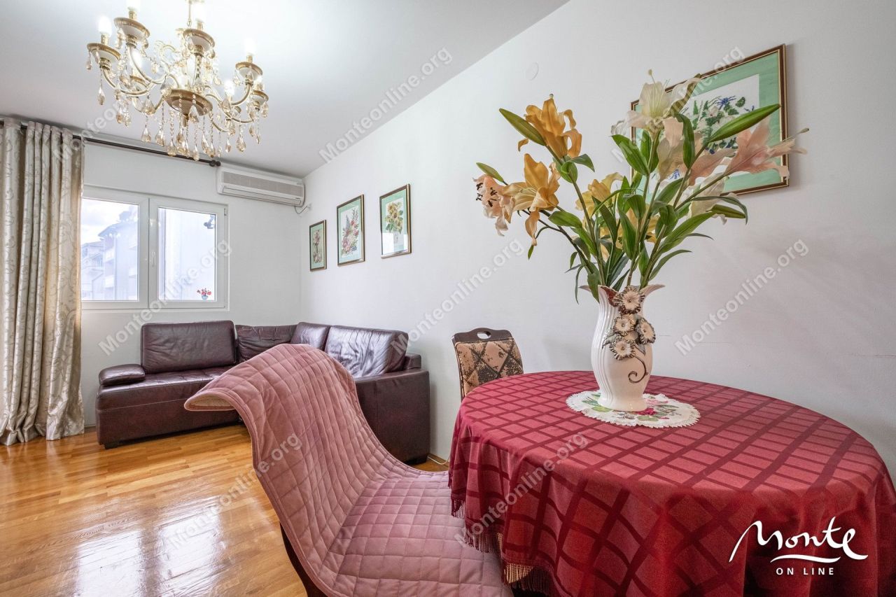 Apartment in Budva, Montenegro, 42 m² - picture 2