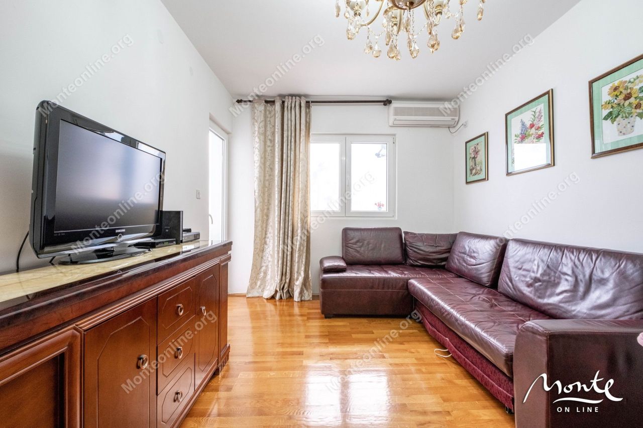 Apartment in Budva, Montenegro, 42 m² - picture 3