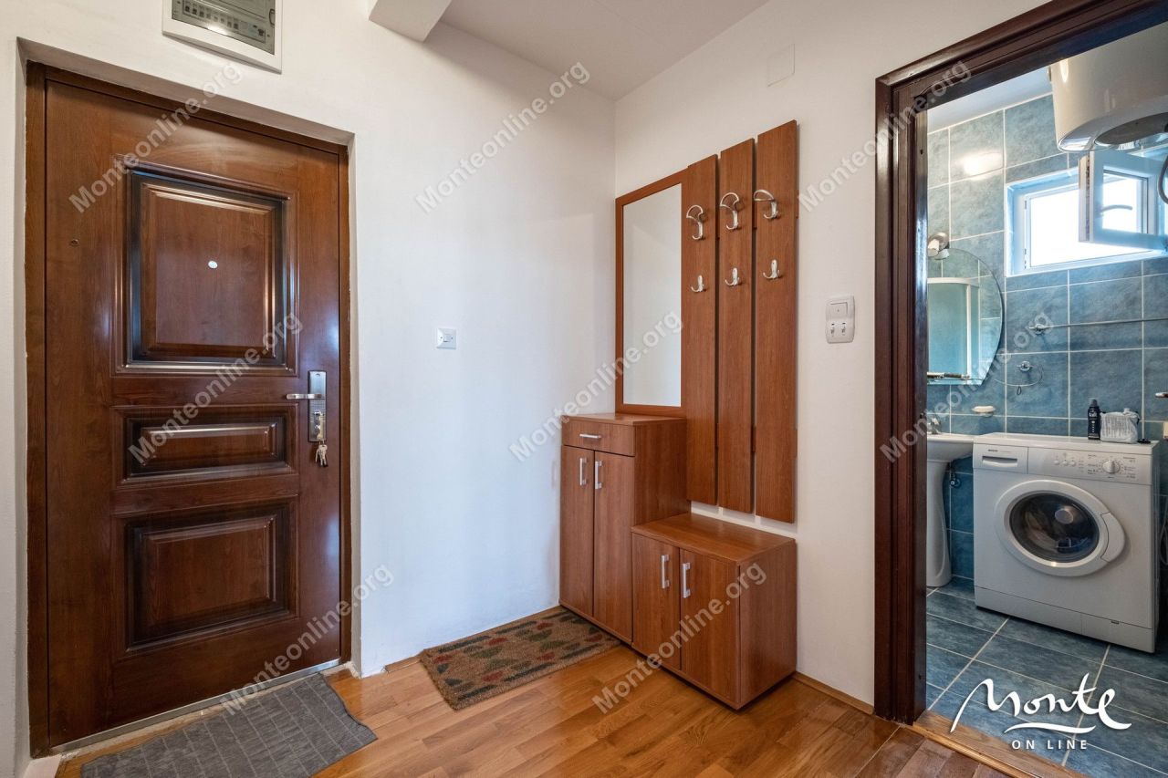 Apartment in Budva, Montenegro, 42 m² - picture 11