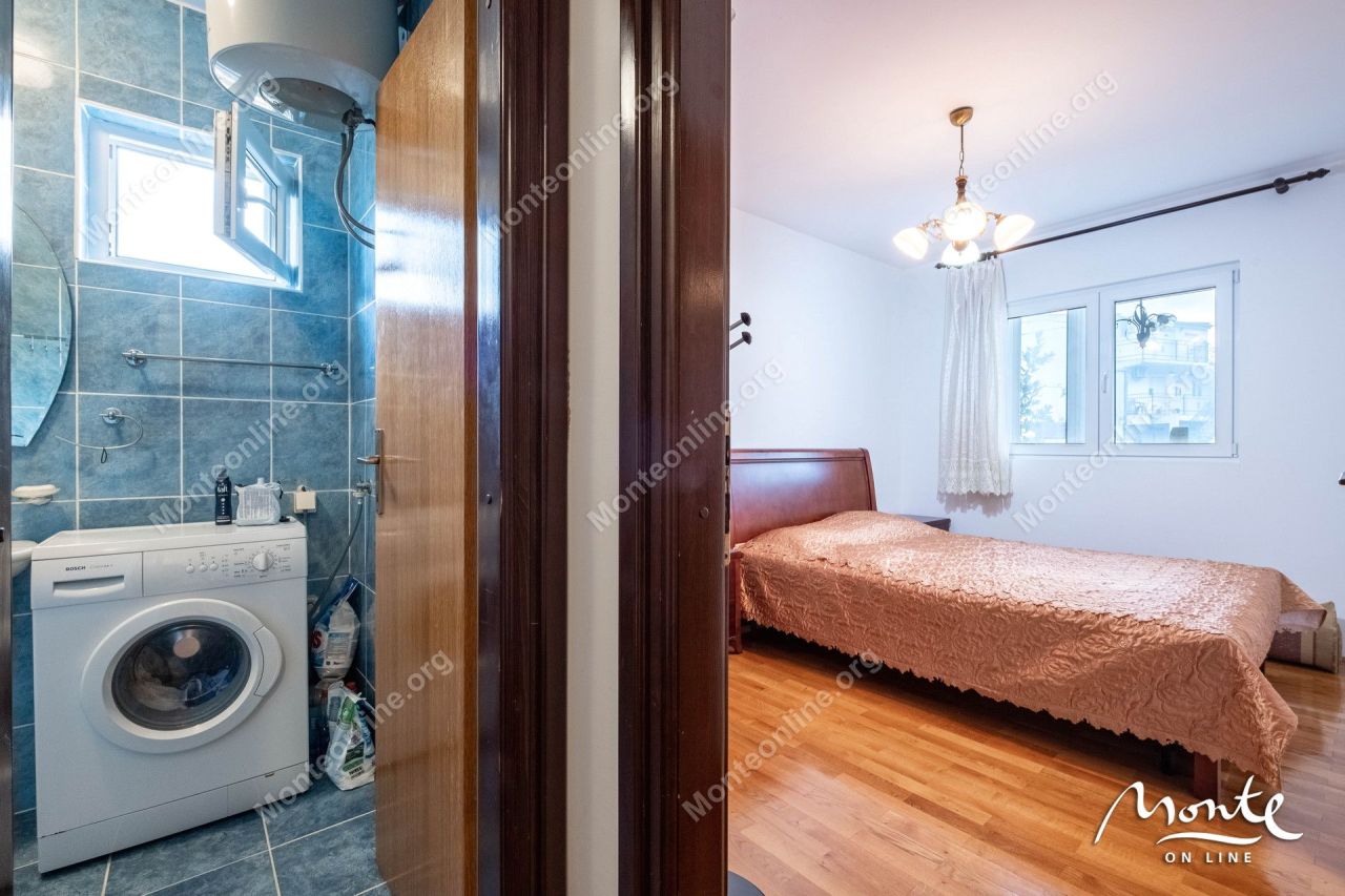 Apartment in Budva, Montenegro, 42 m² - picture 12