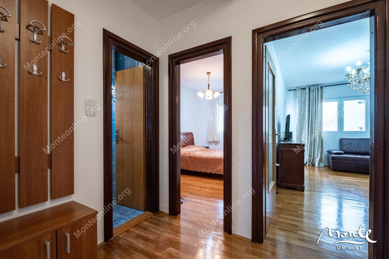 Apartment in Budva, Montenegro, 42 m² - picture 15