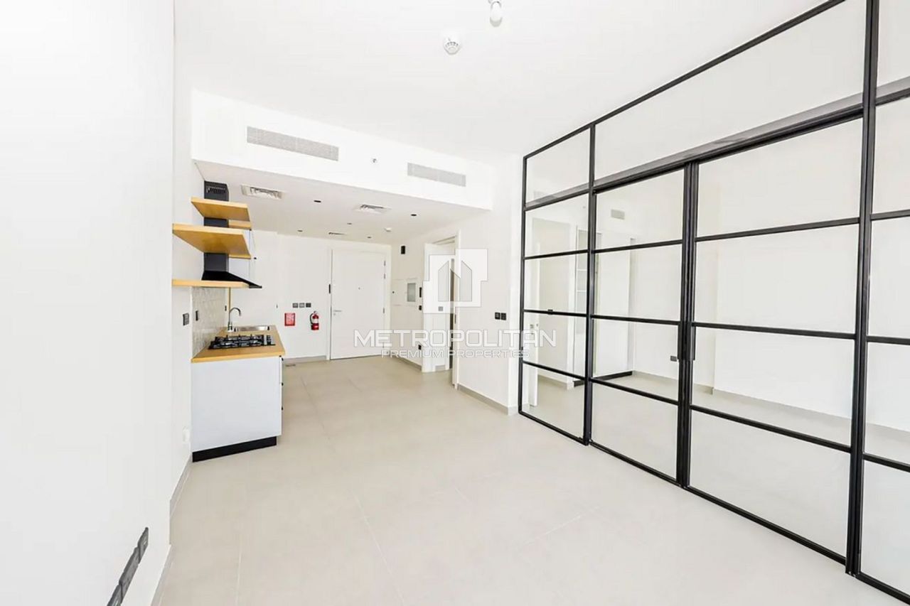 Apartment in Dubai, UAE, 44 m² - picture 1