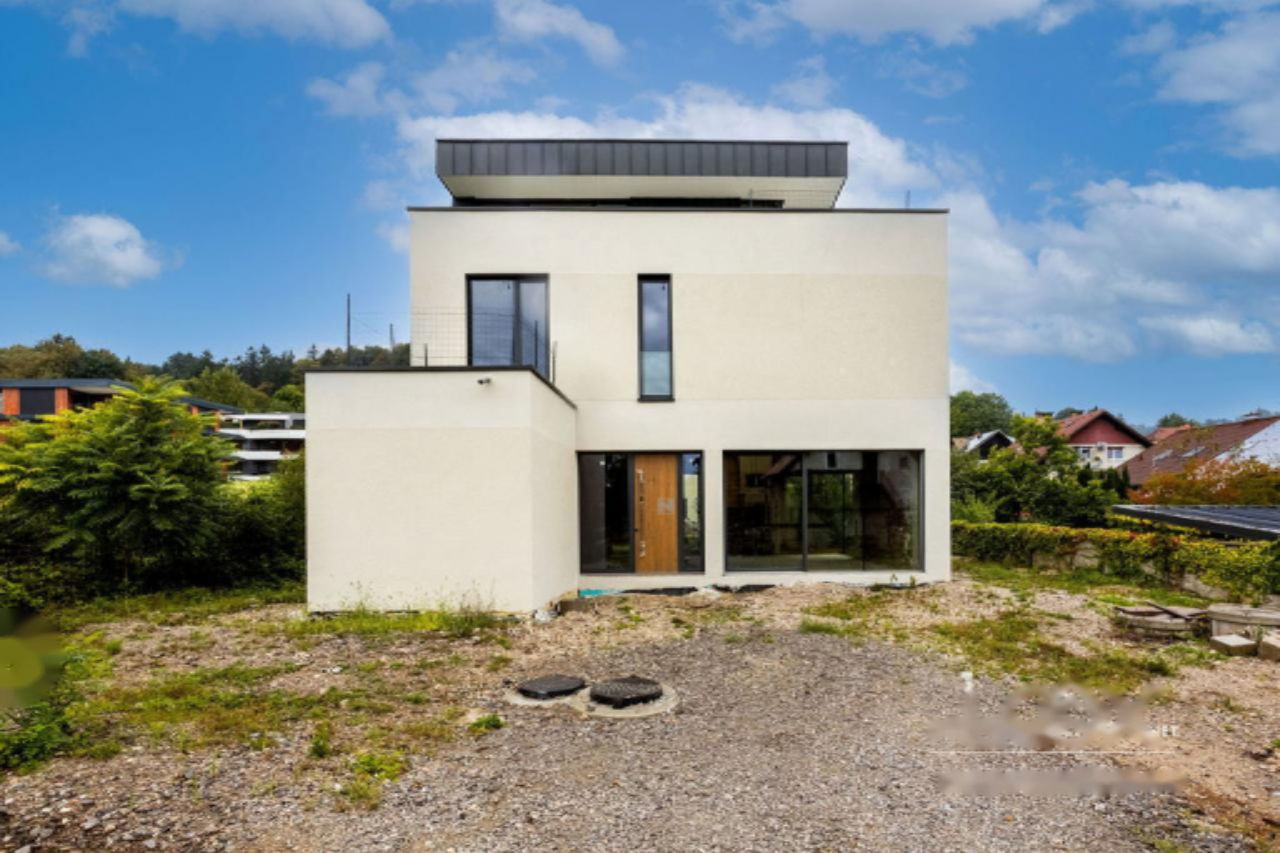 Haus in Ljubljana, Slowenien, 469 m² - Foto 1