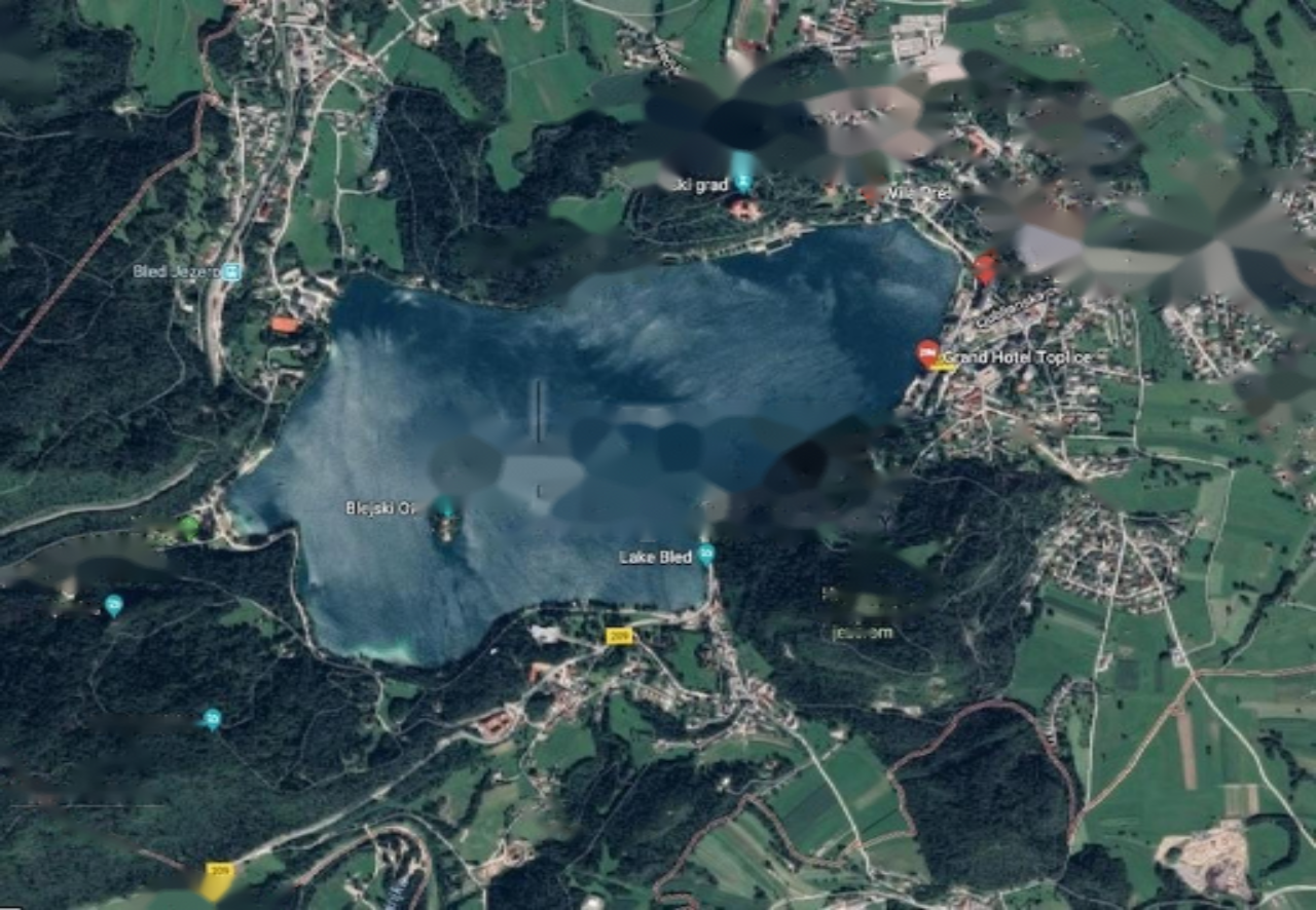 Terreno en Bled, Eslovenia, 2 128 m² - imagen 1