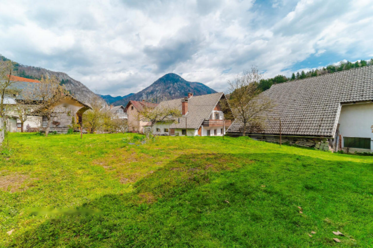 Terrain à Radovljica, Slovénie, 2 096 m² - image 7