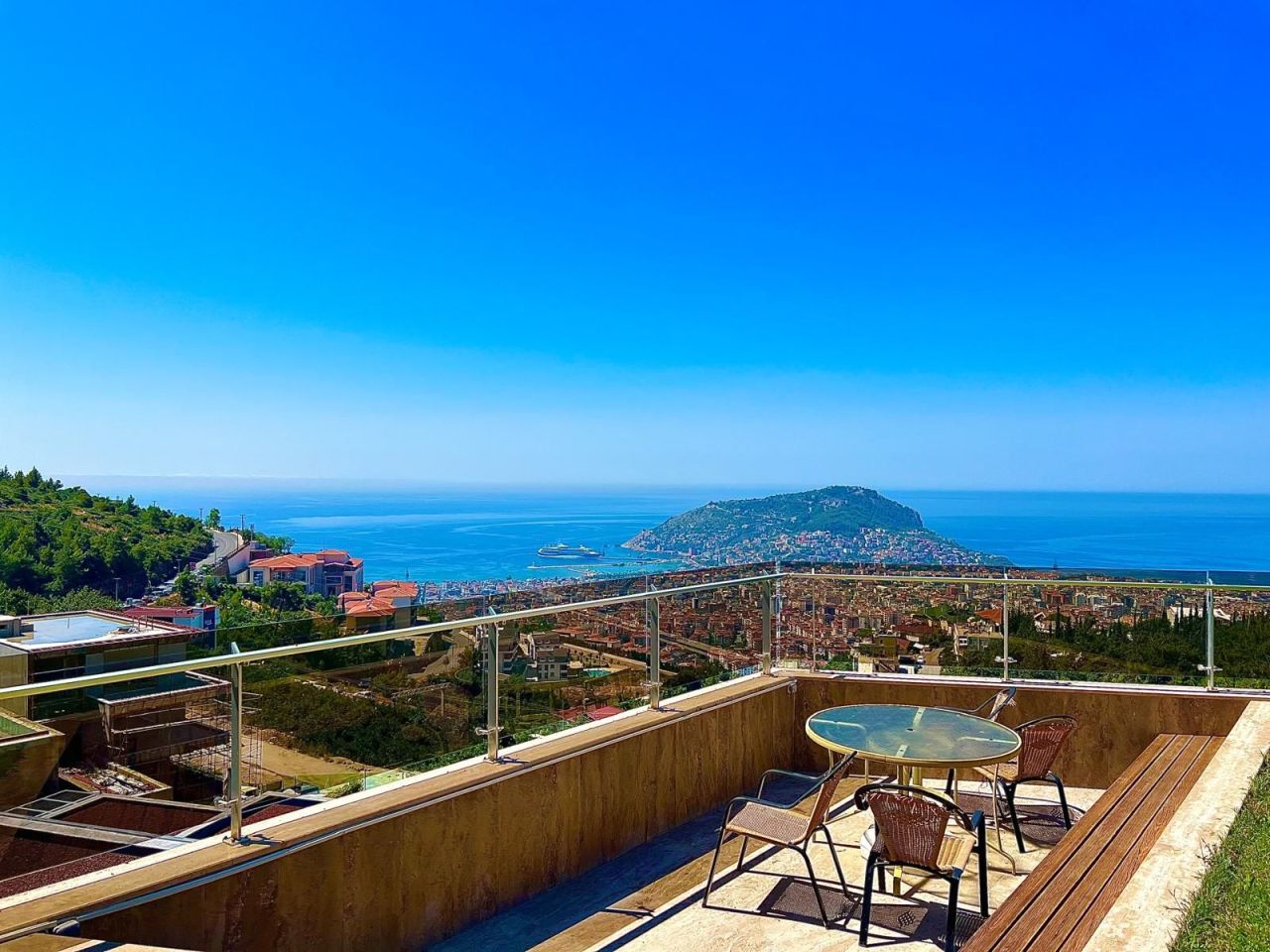 Villa in Alanya, Türkei, 270 m² - Foto 1