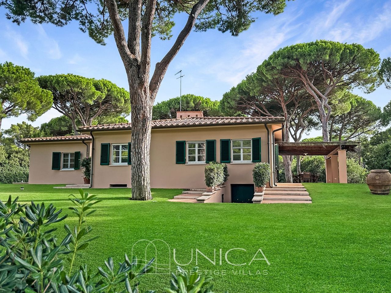 Villa in Castiglione della Pescaia, Italy, 450 m² - picture 4