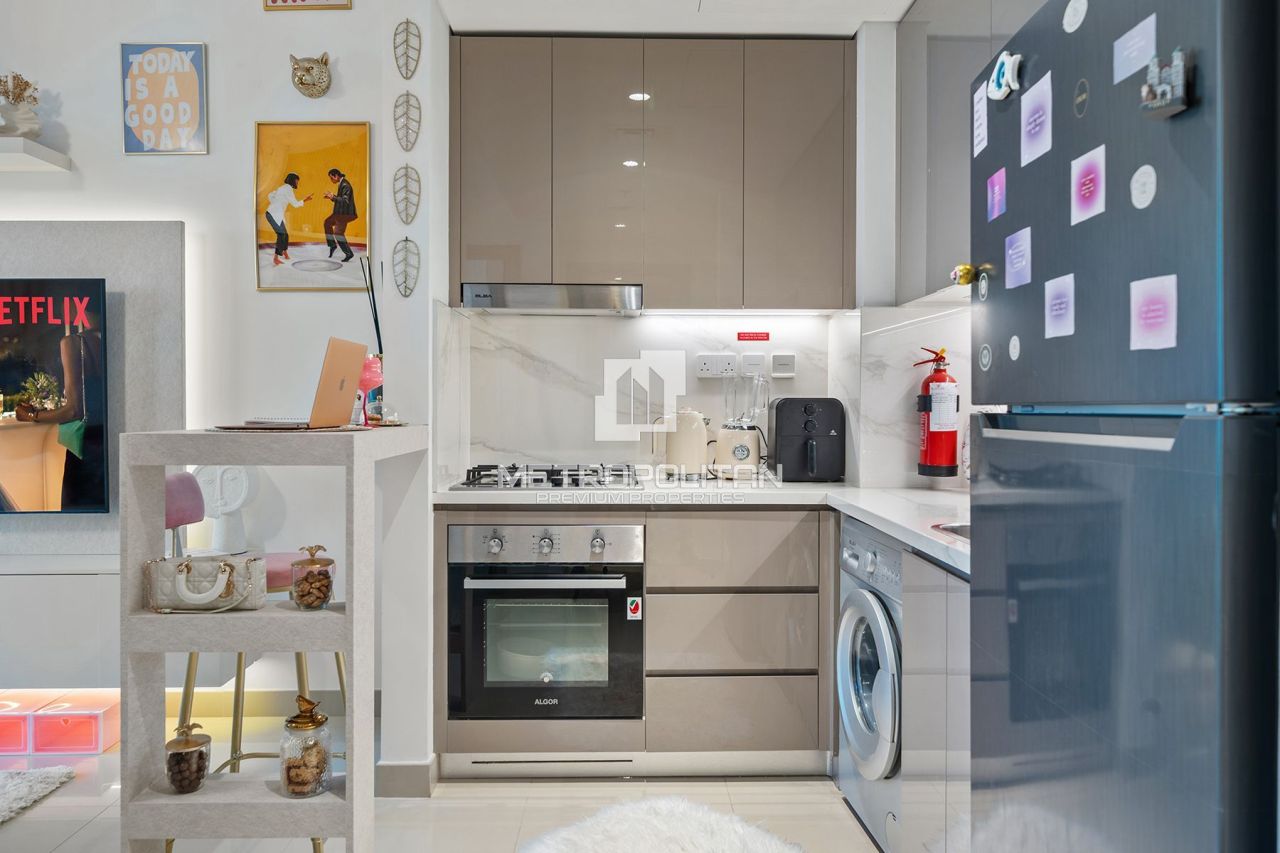 Apartment in Dubai, UAE, 42 m² - picture 5