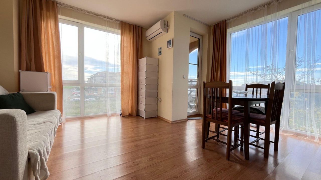 Apartment in Aheloy, Bulgaria, 81 m² - picture 3