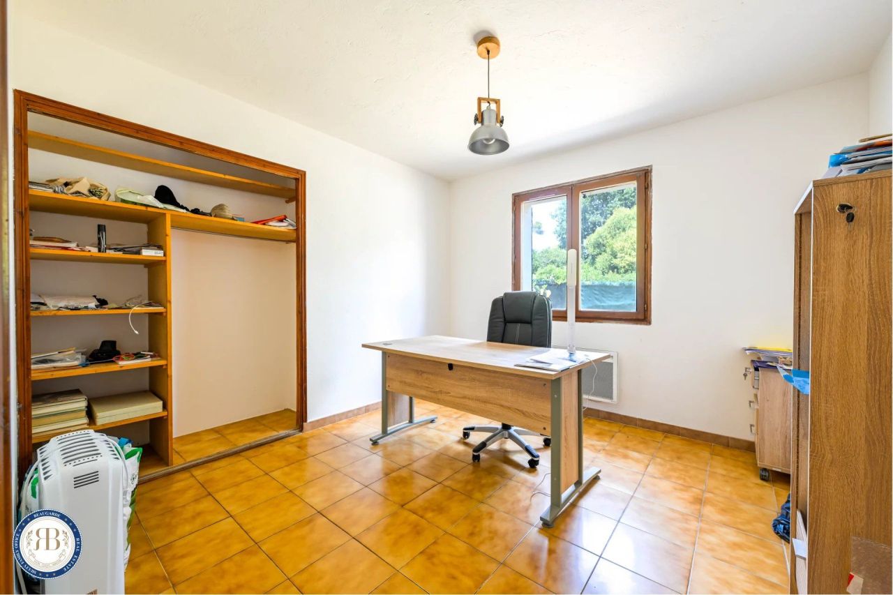 House in Mougins, France, 142 m² - picture 11