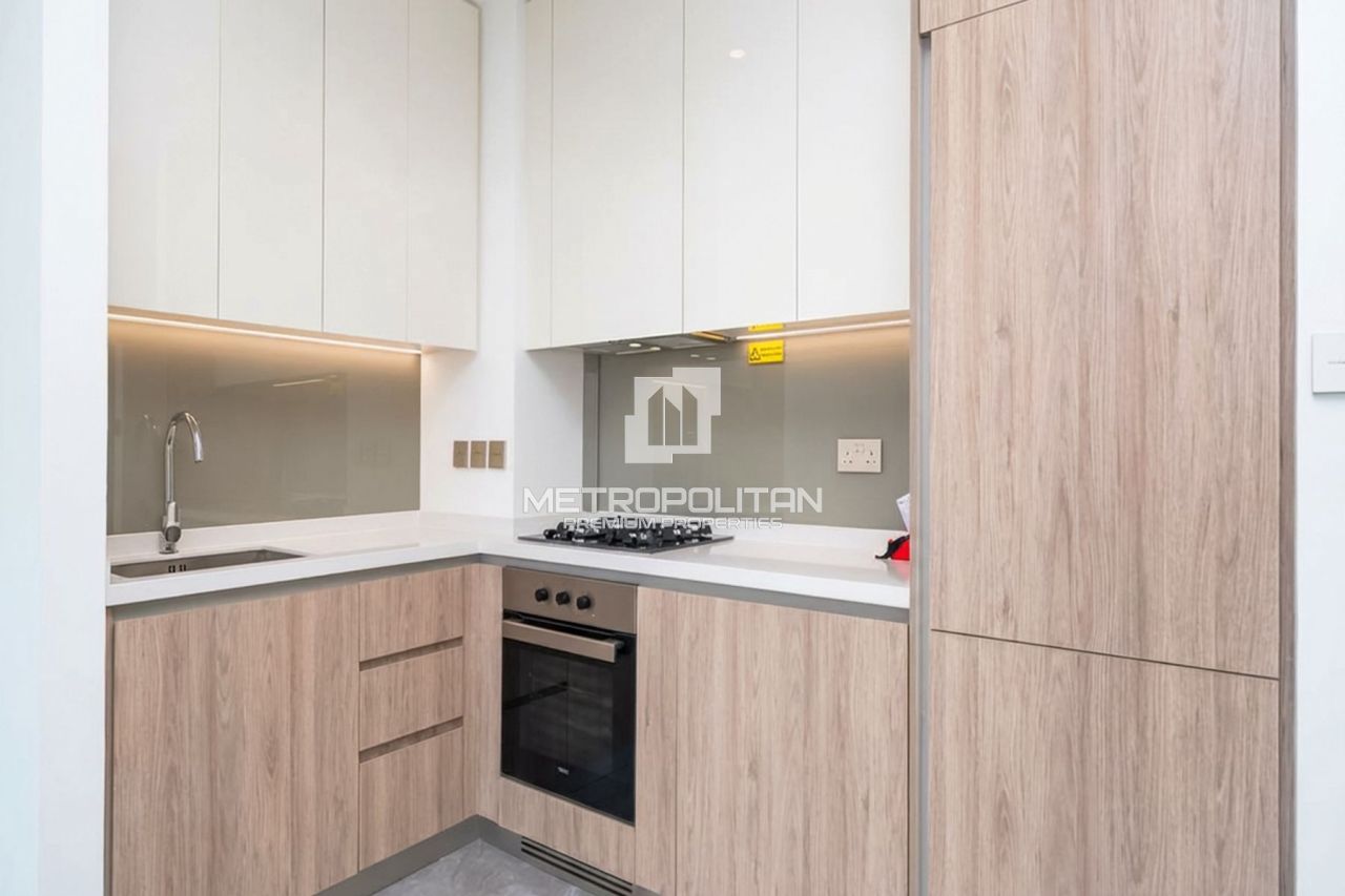 Apartment in Dubai, UAE, 62 m² - picture 5