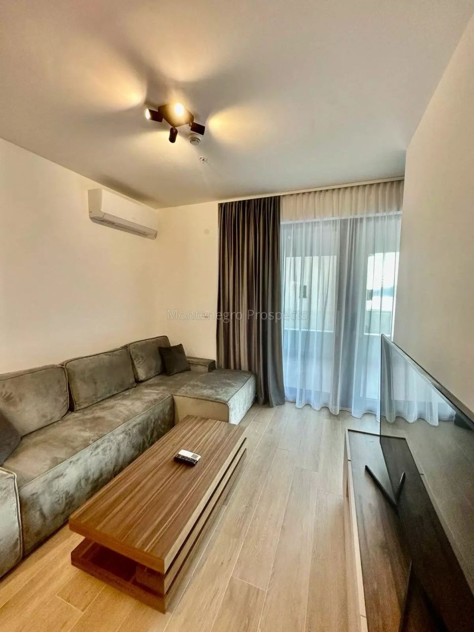 Wohnung in Rafailovici, Montenegro, 57 m² - Foto 1