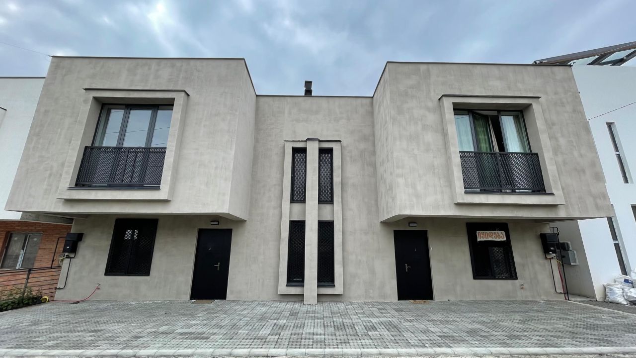 House in Tbilisi, Georgia, 330 m² - picture 1